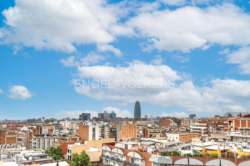 Foto c584fbc0-716b-48ed-adbd-268c5e0c77ef. Àtic amb calefacció a Navas Barcelona