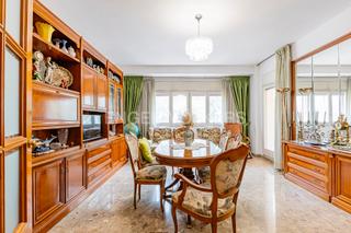 Appartement à El Camp de l´Arpa del Clot. Elegancia urbana en la avenida meridiana apartamento luminoso en