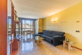 Appartement à La Maurina. Piso de 3 dormitorios, balcón soleado en paseo del vintidos de j