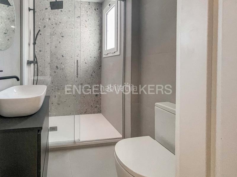 Foto 79e87a69-176c-4d56-ba54-89fa7b08a3eb. Ático maravilloso ático con gran terraza a estrenar en eixample en Barcelona