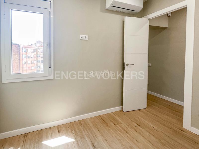 Foto bc9b29a7-3f48-4394-b440-ab051cd51c10. Ático maravilloso ático con gran terraza a estrenar en eixample en Barcelona