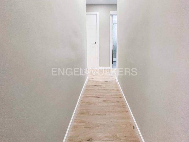 Foto e89f6b8c-4823-4d20-8d0b-e718a32f3049. Ático maravilloso ático con gran terraza a estrenar en eixample en Barcelona