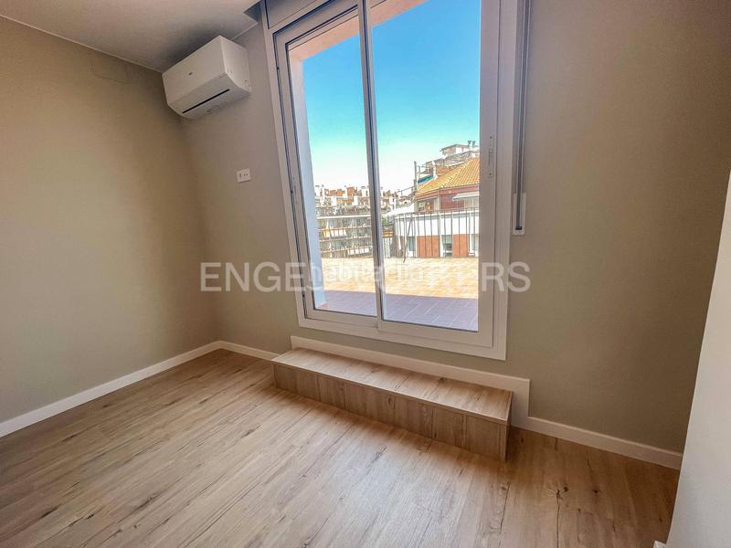 Foto f1d659b0-8935-4e2a-8059-f4e1c51691d2. Ático maravilloso ático con gran terraza a estrenar en eixample en Barcelona