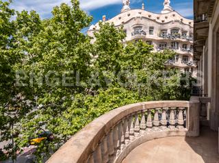 Alquiler Apartamento en Dreta de l´Eixample. Exclusivo piso en frente de la pedrera