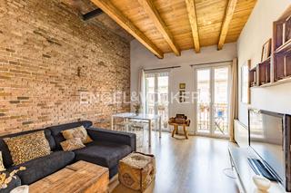 Apartament a L´Antiga Esquerra de l´Eixample. Encantador piso en última planta con terraza privada en azotea j