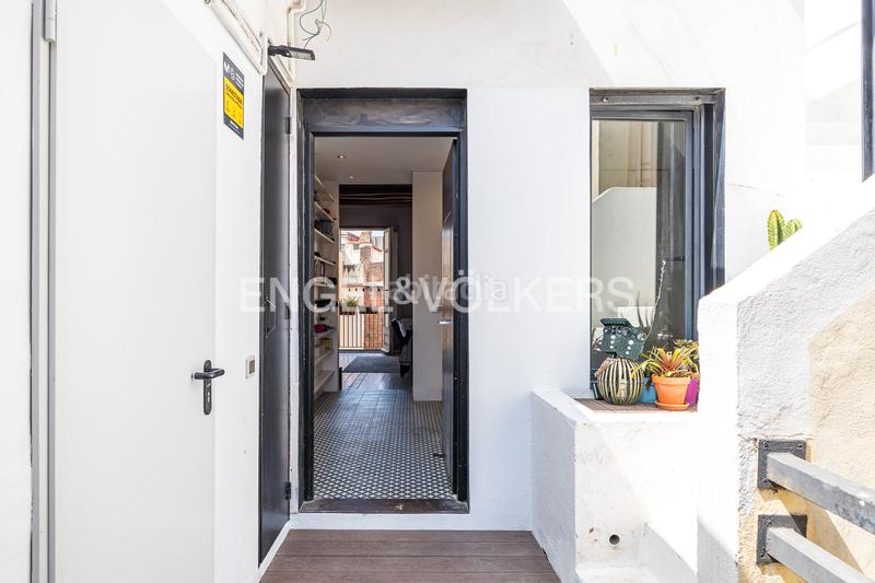 Foto 160ce3a6-05f3-47bc-bc56-7673555ab3c7. Attique avec chauffage dans Raval Barcelona