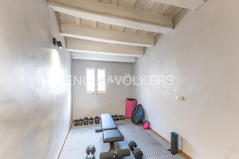 Foto 1b529e63-e53e-456b-9715-ba22ae02252e. Attique avec chauffage dans Raval Barcelona