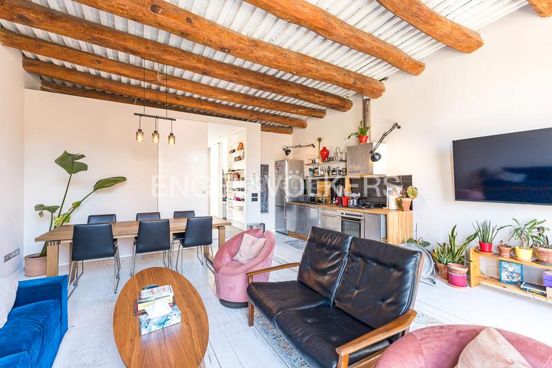 Foto 47e71517-f72f-480c-a04f-f045b0ed5795. Attique avec chauffage dans Raval Barcelona