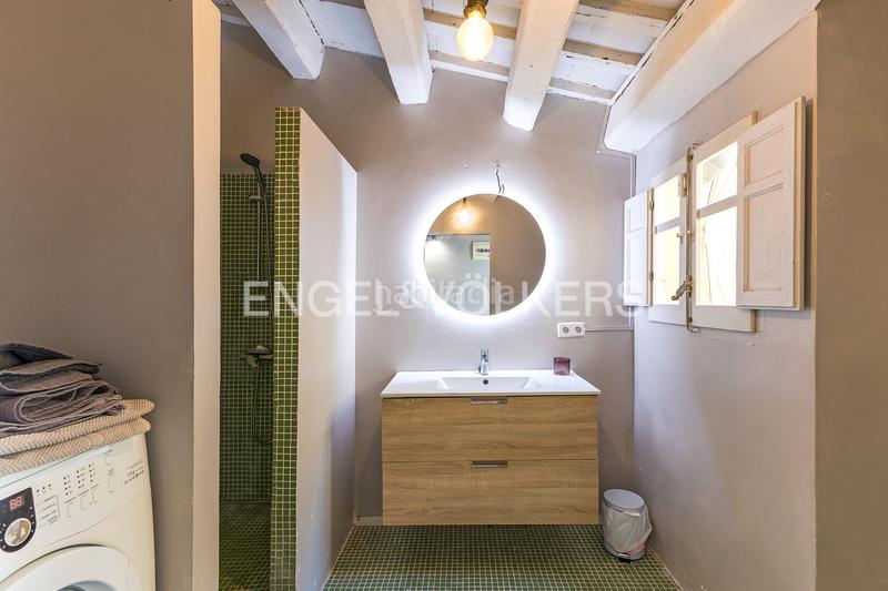 Foto 7bdb5634-08b2-460b-8c47-4ce53c8b9c52. Attique avec chauffage dans Raval Barcelona