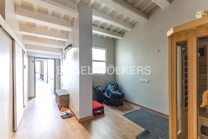 Foto 89d460c5-be39-47d3-ac93-eab0442efa61. Attique avec chauffage dans Raval Barcelona