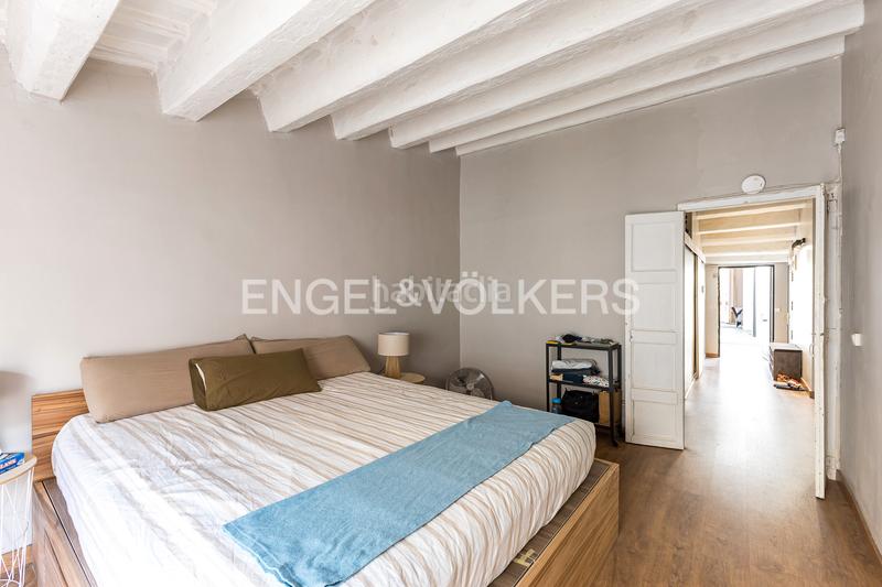 Foto 8f1cff28-b2ee-454c-a2e6-48ea22acd584. Attique avec chauffage dans Raval Barcelona