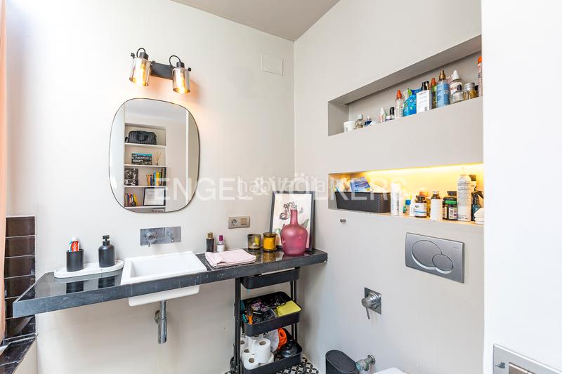 Foto c6ddf86f-195a-4ac5-a7fc-86be53431010. Attique avec chauffage dans Raval Barcelona