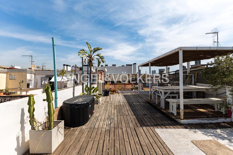 Foto e8378c0a-c03d-446c-ab40-aab613b5d508. Attique avec chauffage dans Raval Barcelona