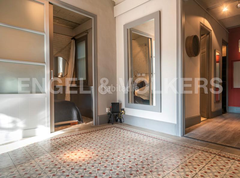 Foto 28ee397b-0268-4837-93d4-70f1a2427bc5. Alquiler apartamento encantador piso renovado temporal en gràcia en Barcelona