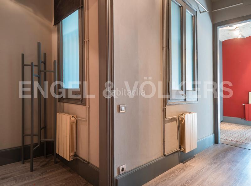 Foto 4cb061b6-4ab5-4e37-90a7-e2abb836aaad. Alquiler apartamento encantador piso renovado temporal en gràcia en Barcelona