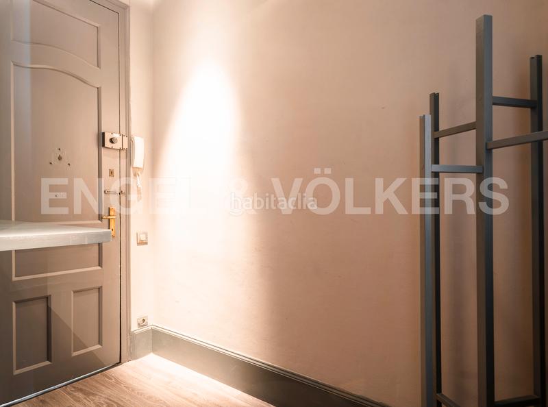 Foto 7336c3d2-5933-423f-b1e8-0e63dac5a7a6. Alquiler apartamento encantador piso renovado temporal en gràcia en Barcelona