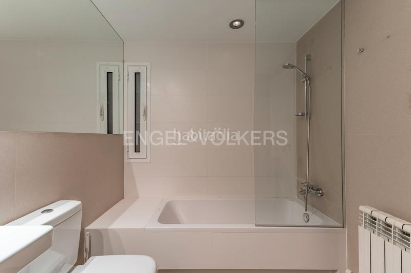 Foto f7c2deaa-2f5b-467d-a924-a442fa592418. Location appartement avec chauffage dans Sant Ramon - Maternitat Barcelona