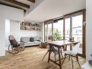 Miete Dachwohnung in Gòtic. Temporal ático amueblado en el gótico