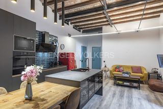 Pis a Gòtic. Exclusivo apartamento reformado con estilo contemporáneo y diseñ