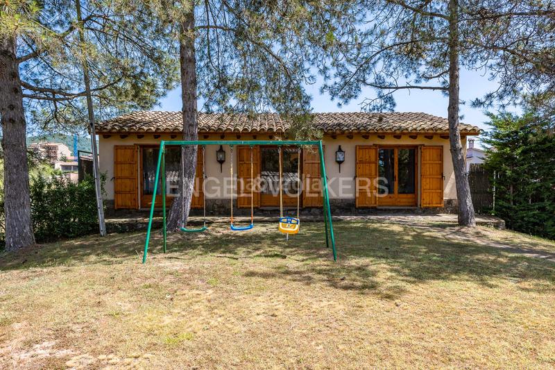 Foto 9167125d-fd49-4fbf-b916-3587c8d4e924. Casa amb calefacció aparcament piscina a Sant Boi de Lluçanès