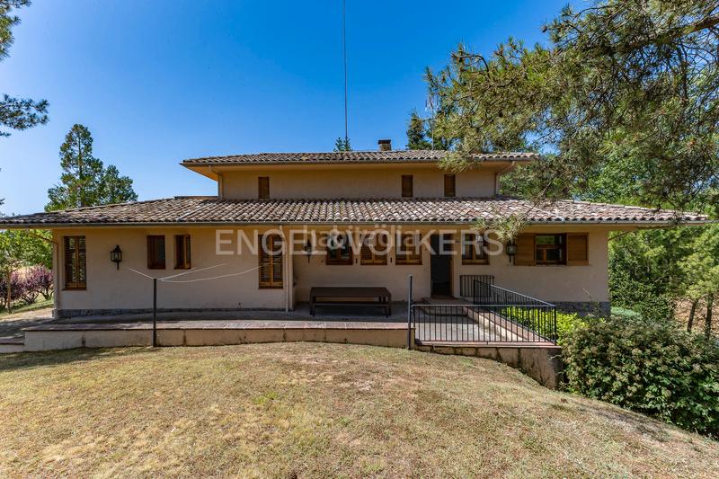 Foto a4f7c279-1057-4dbb-b51f-ff4a140b9f40. Casa amb calefacció aparcament piscina a Sant Boi de Lluçanès