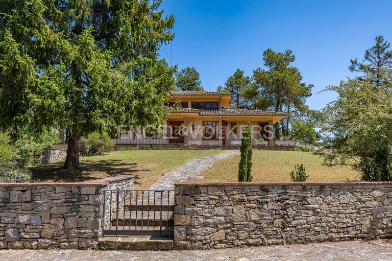 Foto a6885ea0-389e-4394-a463-f0a00fc66e51. Casa amb calefacció aparcament piscina a Sant Boi de Lluçanès