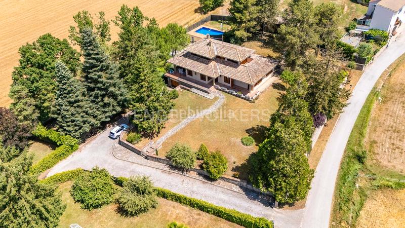 Foto c96955fb-72b2-4724-9edd-1095fc3bba93. Casa amb calefacció aparcament piscina a Sant Boi de Lluçanès