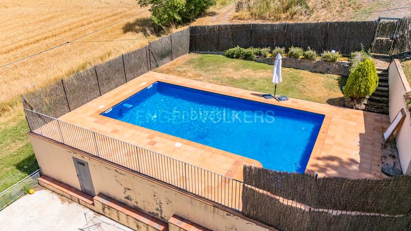 Foto ced10477-22d5-4437-bdaf-d0e575f39f24. Casa amb calefacció aparcament piscina a Sant Boi de Lluçanès