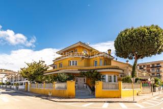 Maison à Poblenou. Casa señorial en el centro de  pineda de mar