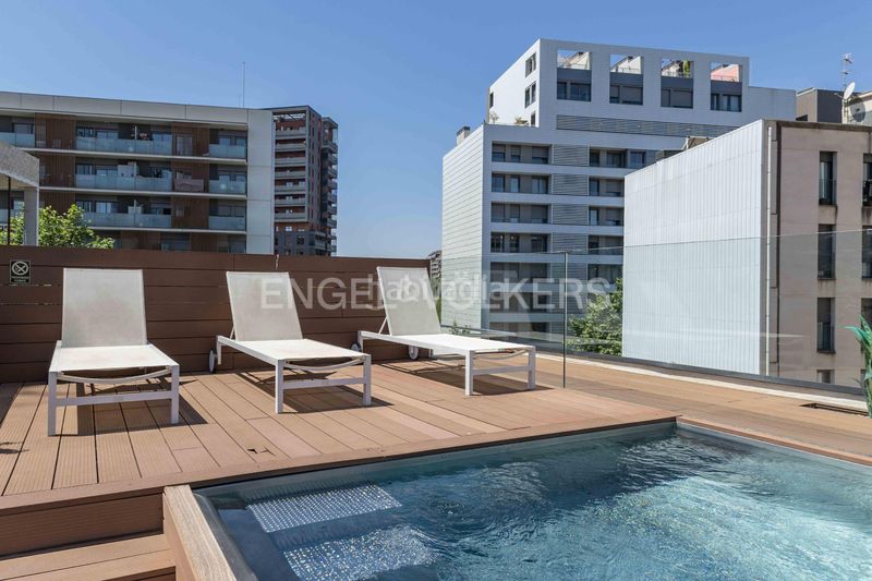 Foto 5b530d10-2d34-4076-8b74-7ed2106a39f9. Àtic amb calefacció a El Parc i la Llacuna del Poblenou Barcelona