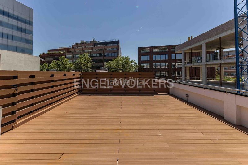 Foto 6cdd3b7c-dc6c-4d7c-add4-c7b780e44a74. Àtic amb calefacció a El Parc i la Llacuna del Poblenou Barcelona