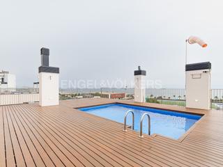 Rent Apartment in Diagonal Mar i el Front Marítim del Poblenou. Precioso piso temporal con parking y piscina