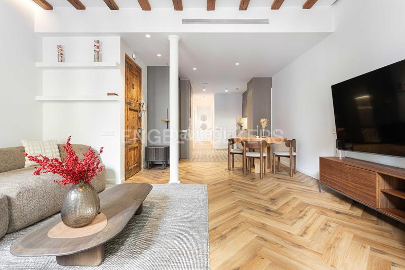 Foto 2e0f21f4-73fc-48e8-8a7a-73e49e942f3c. Alquiler apartamento exclusivo piso reformado en el corazón de leixample en Barcelona
