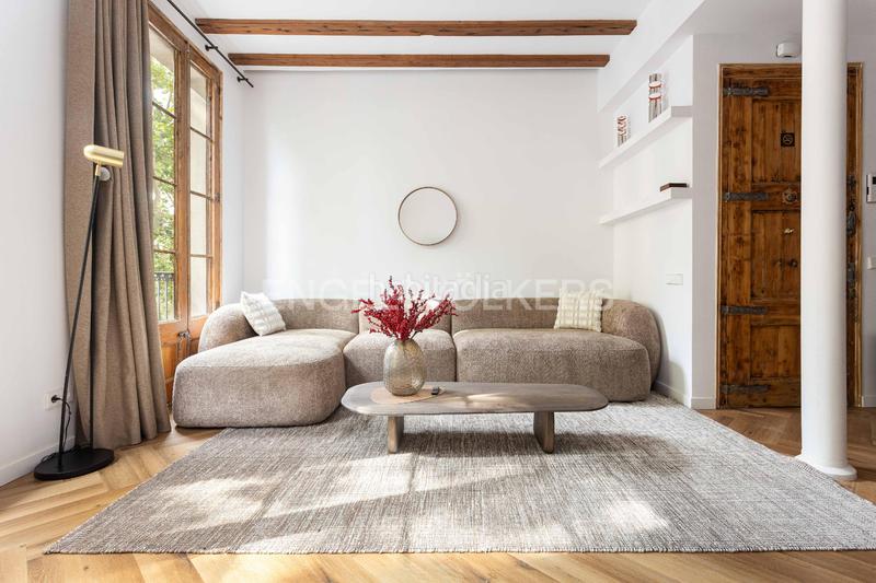 Foto 517de2fe-8796-40fc-89bc-f80b3f5dbeaf. Alquiler apartamento exclusivo piso reformado en el corazón de leixample en Barcelona