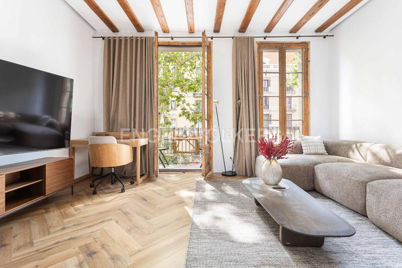 Foto 56a586c5-7f24-44a9-9dd0-11d9ab21429f. Alquiler apartamento exclusivo piso reformado en el corazón de leixample en Barcelona
