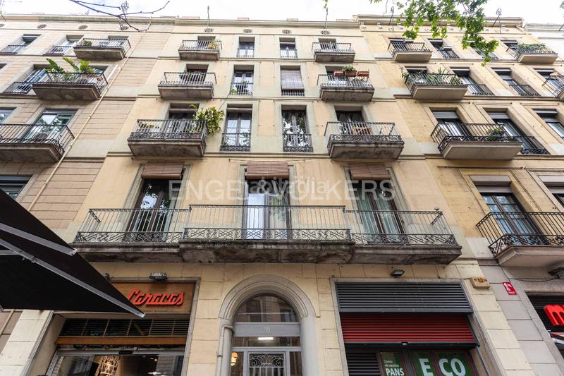 Foto aa537e82-abb0-445e-9a57-3cec8c301953. Alquiler apartamento exclusivo piso reformado en el corazón de leixample en Barcelona