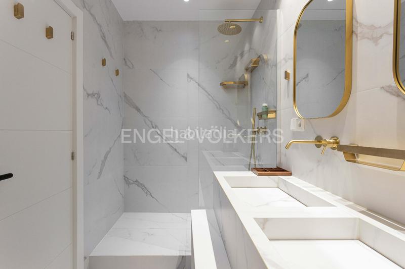 Foto e4cd6444-3d4b-40e8-a4f1-6e903ae3dbaa. Alquiler apartamento exclusivo piso reformado en el corazón de leixample en Barcelona