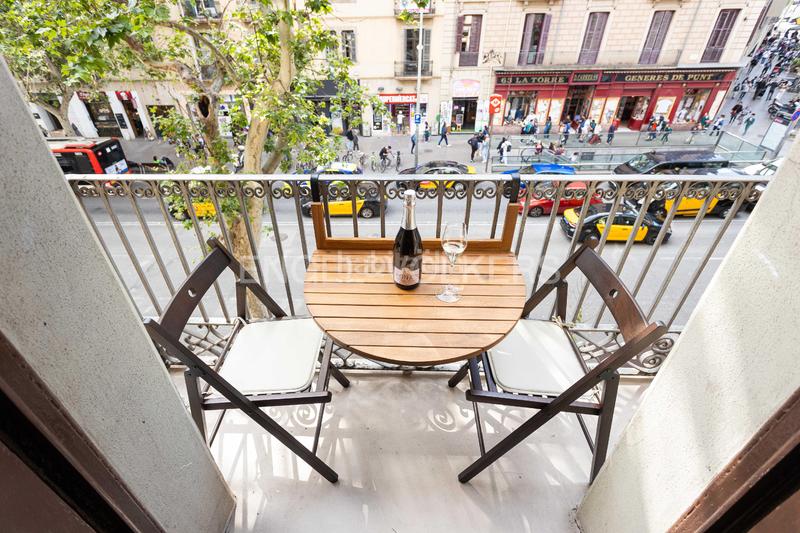 Foto fab8c5f5-c622-443a-b0e8-a234f4d1c8d4. Alquiler apartamento exclusivo piso reformado en el corazón de leixample en Barcelona