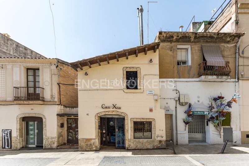 Foto 722826e0-9c1a-4f0c-8bdc-05c88da1e2f6. Casa fantástica casa histórica en el centro de Horta en Barcelona