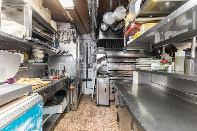 Foto b40c209f-9524-4bb2-8f17-d8f50fa8b324. Casa fantástica casa histórica en el centro de Horta en Barcelona