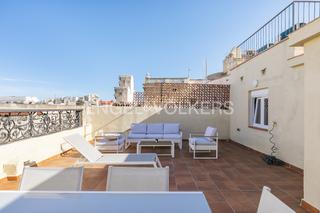 Lloguer Apartament a Dreta de l´Eixample. Impresionante atico con terraza privada en passeig de gracia