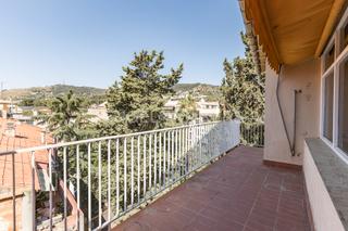 Apartament a Sarrià. Precioso ático duplex a reformar con maravillosas vistas a zona