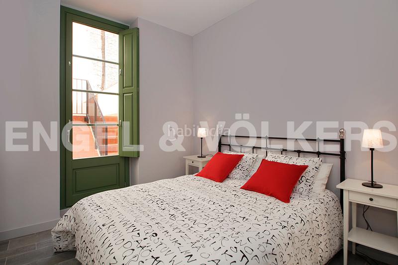 Foto e4a99450-f3fb-417f-be53-0930a06b23d8. Alquiler apartamento  con terraza en la rambla temporal en Barcelona