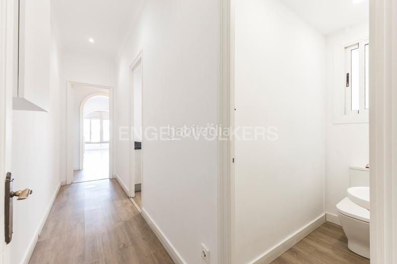 Foto 16c2c841-8dc7-42ce-893c-f97d8a25856e. Apartamento espectacular piso amplio, alto y soleado en gran via, eixample en Barcelona