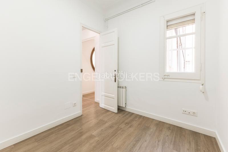 Foto 320a14da-17ba-4efd-b2bc-f89049535ce3. Apartamento espectacular piso amplio, alto y soleado en gran via, eixample en Barcelona