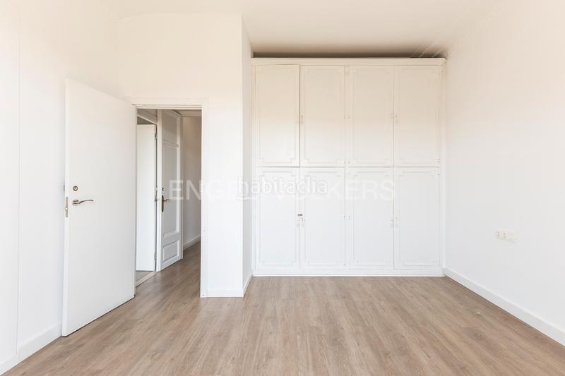 Foto 3686d388-4cb7-4dd4-812f-973b5985f9e4. Apartamento espectacular piso amplio, alto y soleado en gran via, eixample en Barcelona