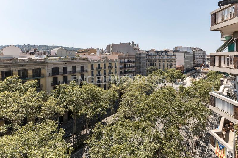 Foto 47498dde-44df-4ab9-ad6e-c8ce7e0d71e9. Apartamento espectacular piso amplio, alto y soleado en gran via, eixample en Barcelona