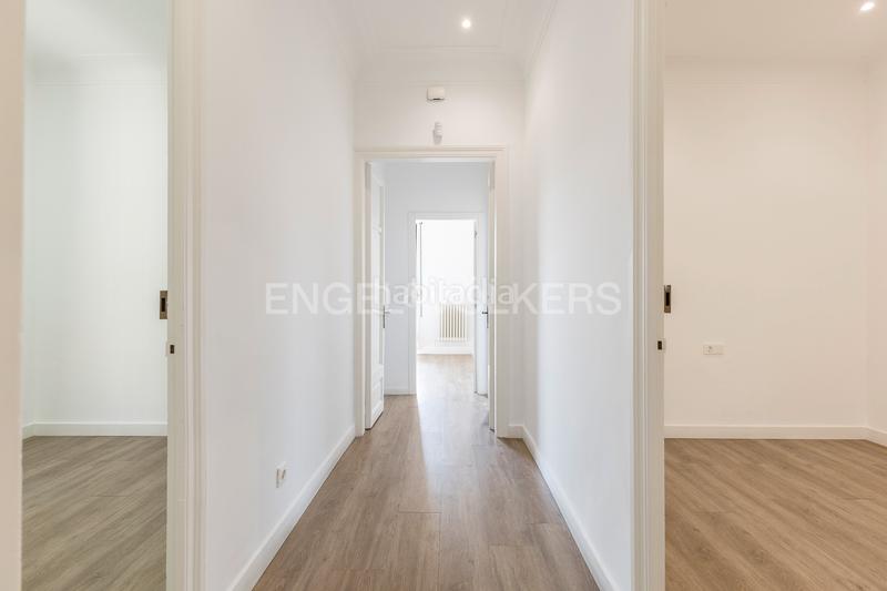 Foto 6ab276eb-ba98-4e26-b399-1793955e3171. Apartamento espectacular piso amplio, alto y soleado en gran via, eixample en Barcelona