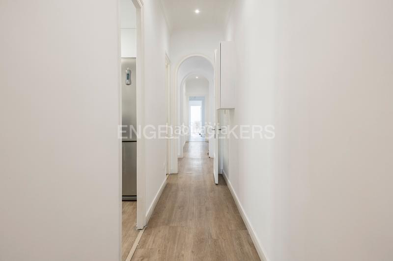 Foto 7c3049c0-ec01-413f-a584-5cb762982cf2. Apartamento espectacular piso amplio, alto y soleado en gran via, eixample en Barcelona