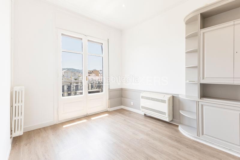 Foto bed7bc83-6f9c-4fb6-9a53-85ab7fee05ff. Apartamento espectacular piso amplio, alto y soleado en gran via, eixample en Barcelona